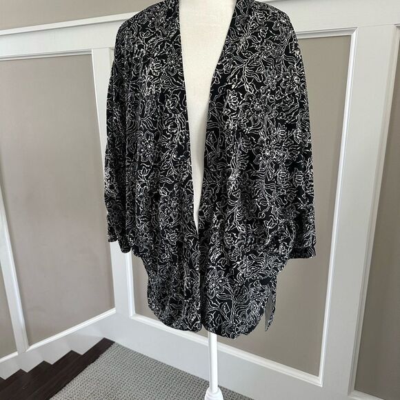 Zara black and white floral open front jacket. - Picture 1 of 7